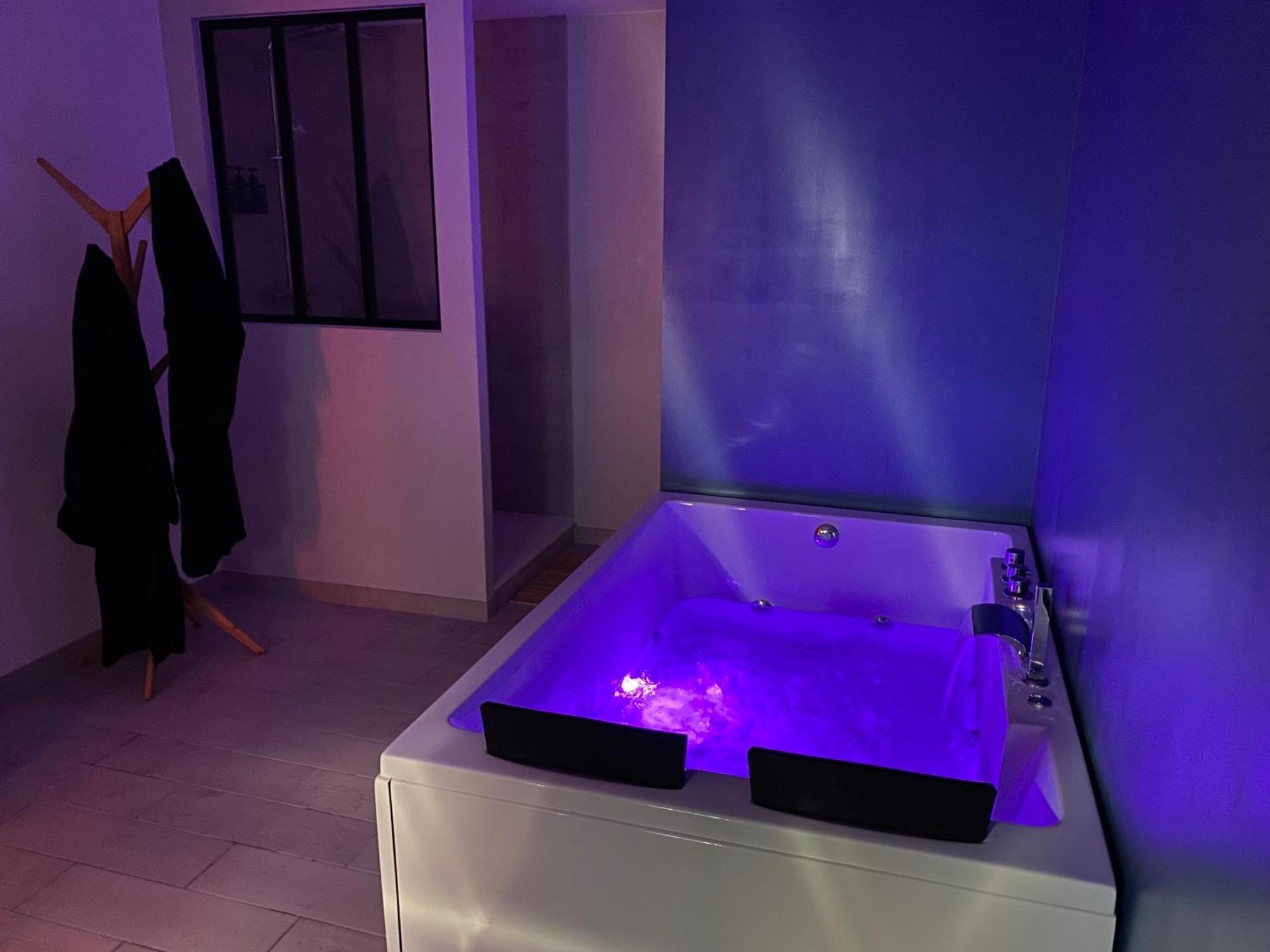 Detente Et Spa Pour Se Ressourcer Bullion Exteriér fotografie
